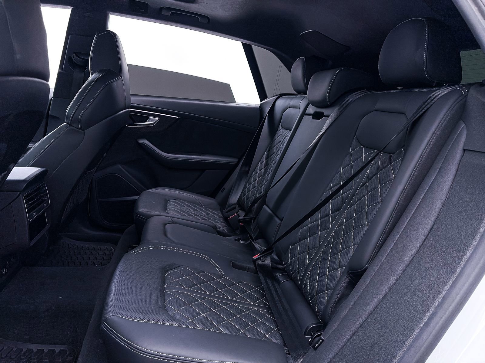 Used 2023 Audi SQ8 Prestige AWD/4WD image 40