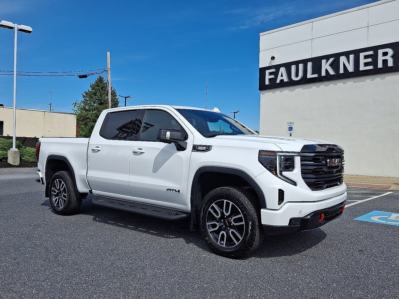 Used 2025 GMC Sierra 1500 AT4 w/ Technology Package AWD/4WD video 1