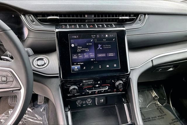 Used 2024 Jeep Grand Cherokee L Laredo AWD/4WD image 14