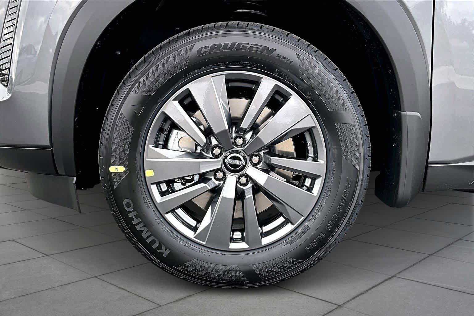 New 2026 Nissan Pathfinder SV image 11