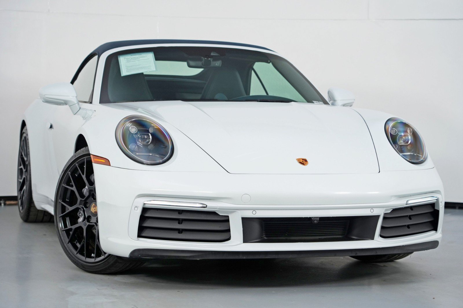 Used 2022 Porsche 911 Carrera image 4