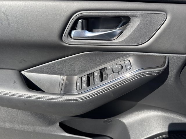 New 2025 Nissan Rogue SV AWD/4WD image 10