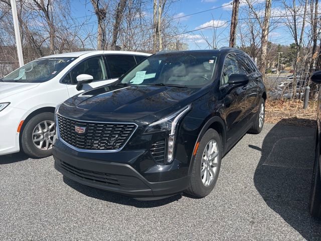 Used 2023 Cadillac XT4 Luxury w/ Cold Weather Package image 2
