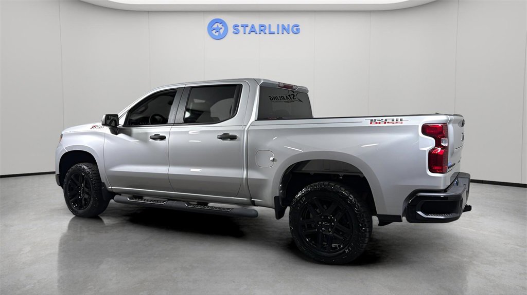 Certified 2022 Chevrolet Silverado 1500 Custom Trail Boss w/ LPO, Dark Essentials Package image 4