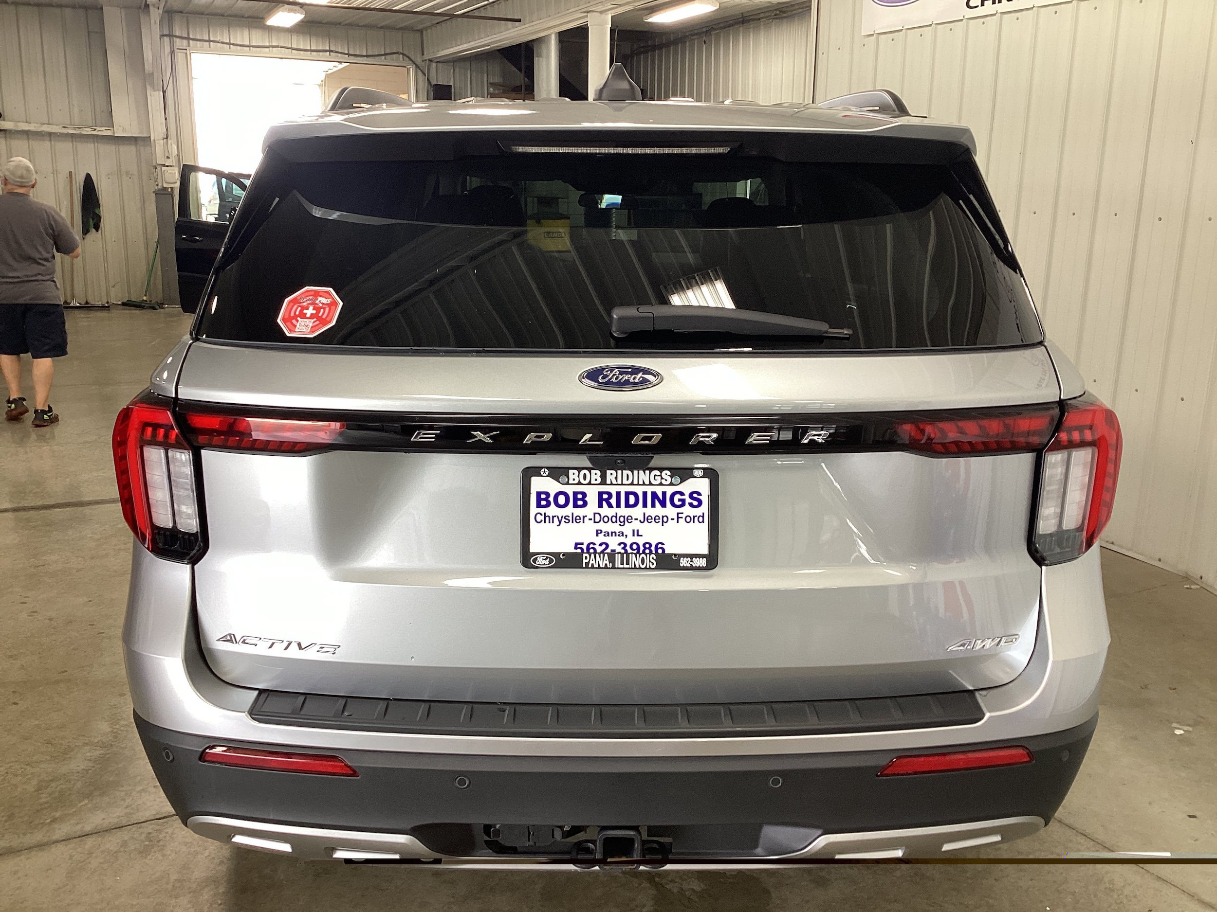 Used 2025 Ford Explorer Active w/ Active Comfort Package AWD/4WD image 4