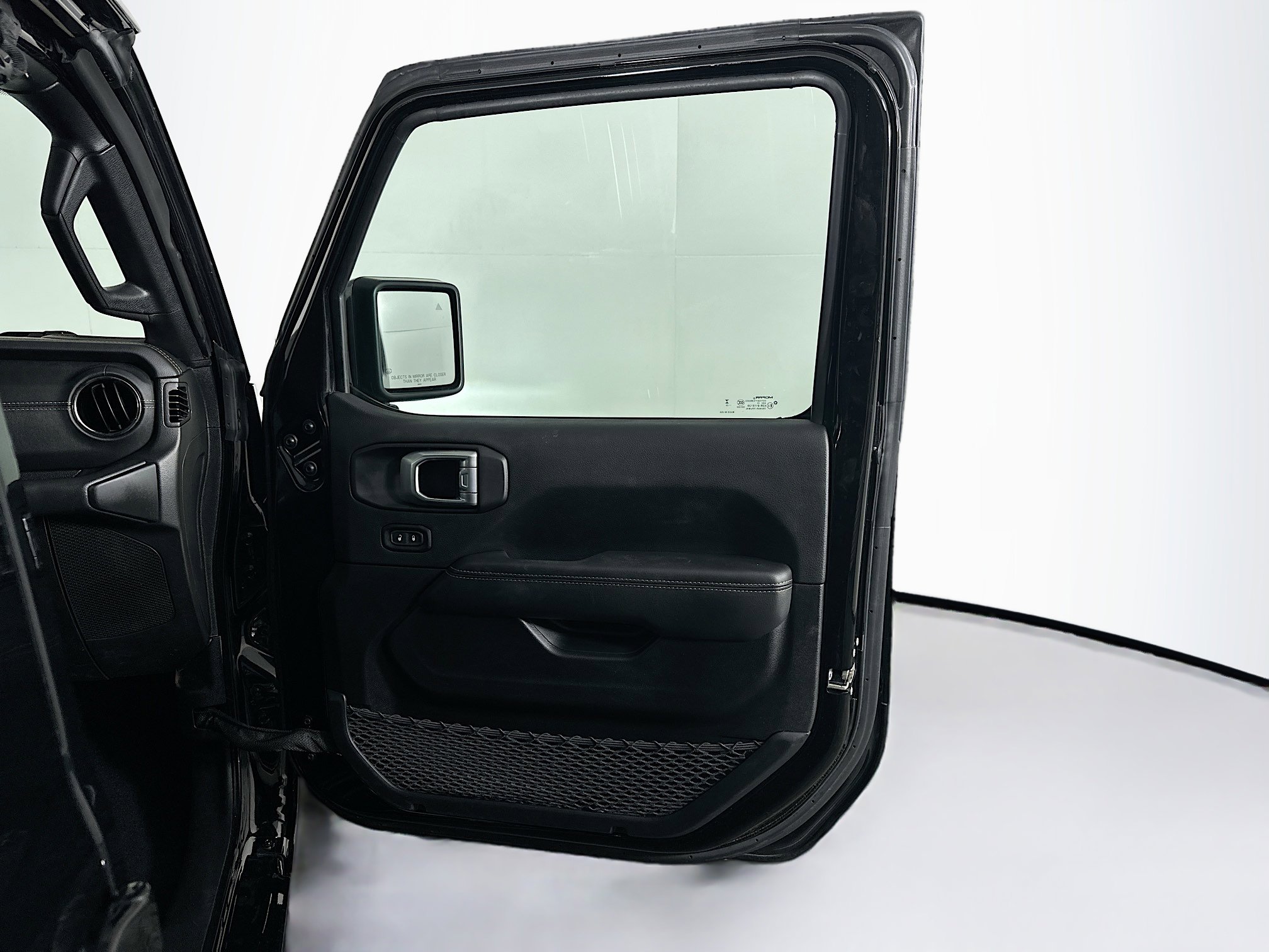 Used 2023 Jeep Wrangler Unlimited Sahara image 31