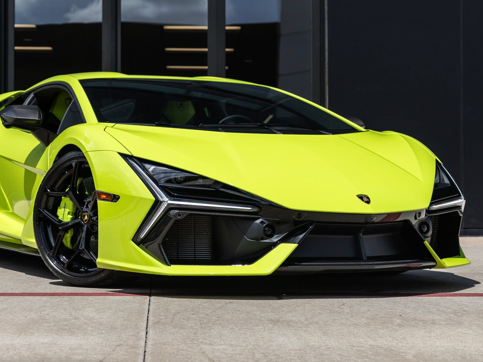 Used 2025 Lamborghini Revuelto AWD/4WD image 6