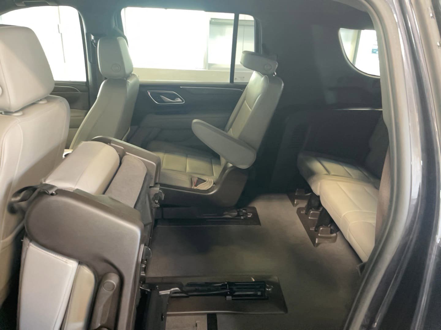 Used 2022 Chevrolet Suburban Z71 w/ Max Trailering Package AWD/4WD image 22