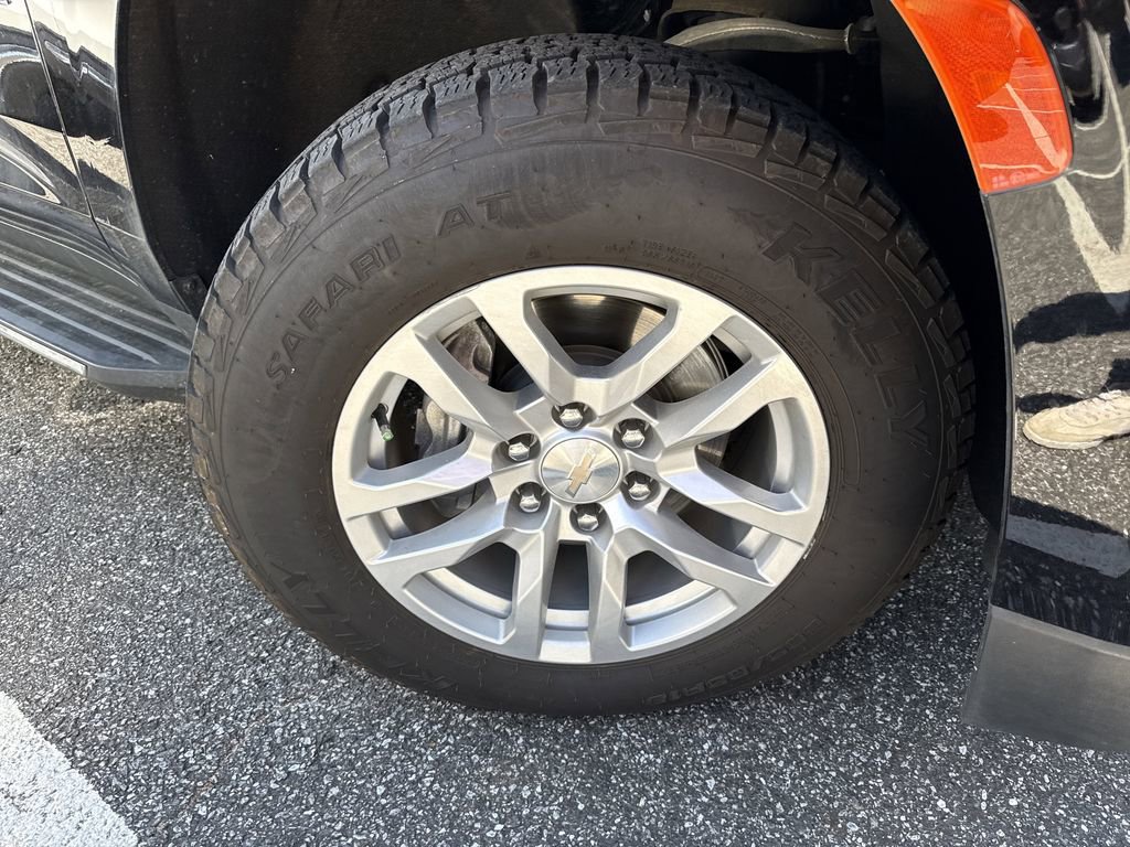 Used 2023 Chevrolet Tahoe LS AWD/4WD image 2