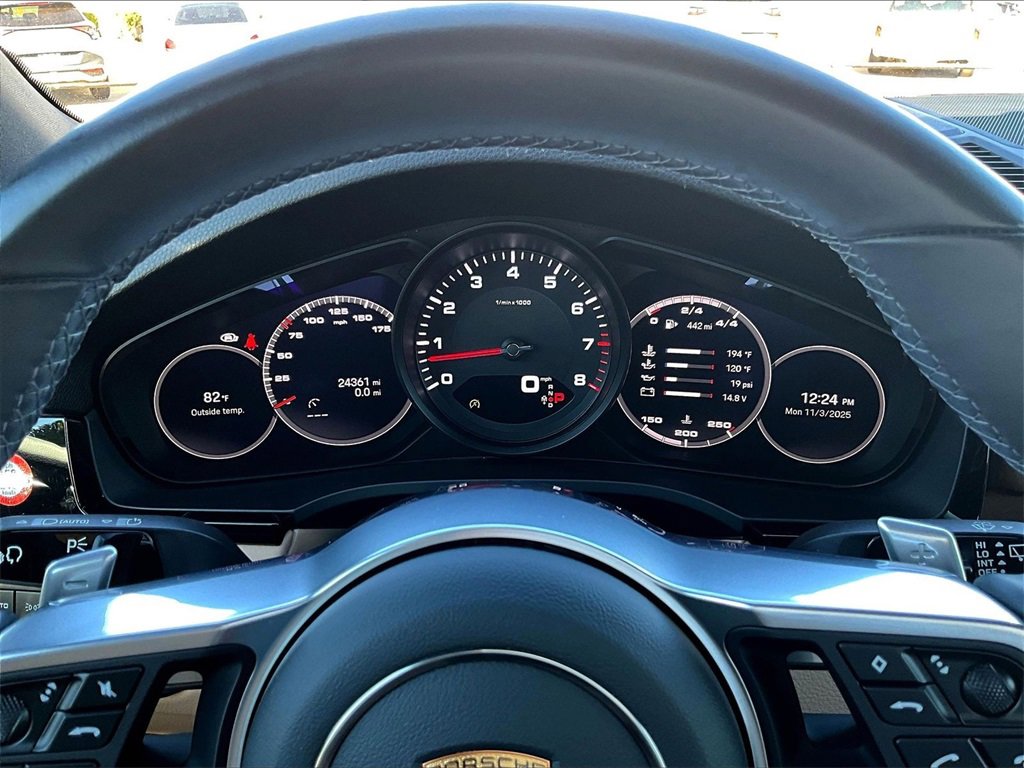 Used 2023 Porsche Cayenne Platinum Edition image 25