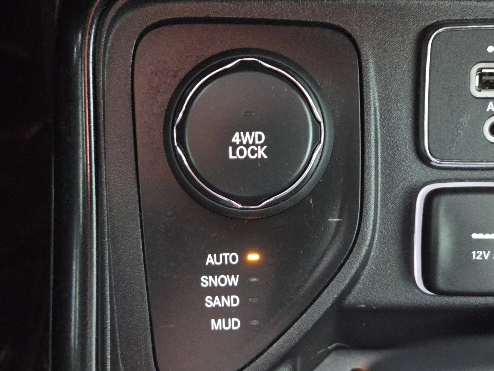 Used 2018 Jeep Compass Limited image 5