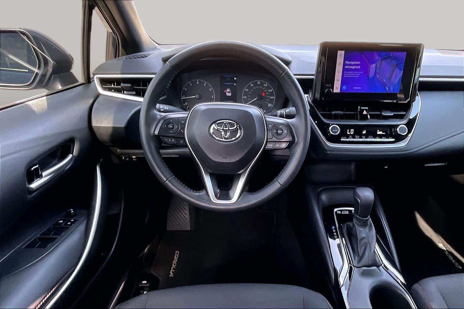 Used 2023 Toyota Corolla SE FWD image 6