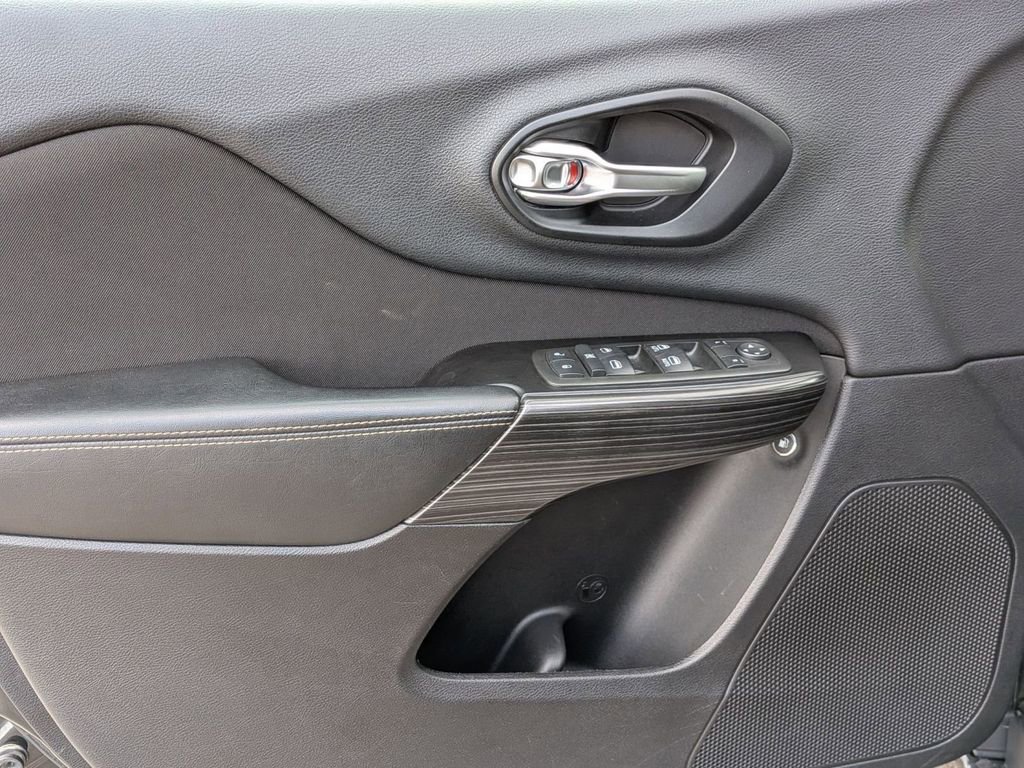 Used 2014 Jeep Cherokee Latitude image 14
