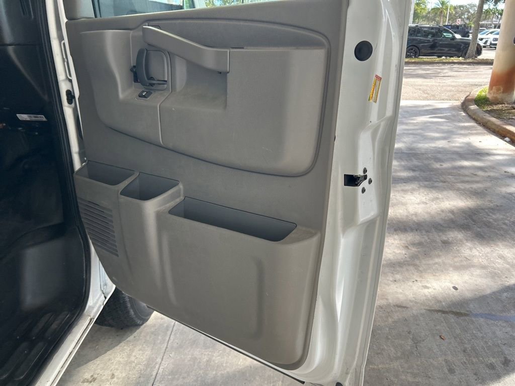 Used 2023 GMC Savana 3500 w/ Power Convenience Package image 22