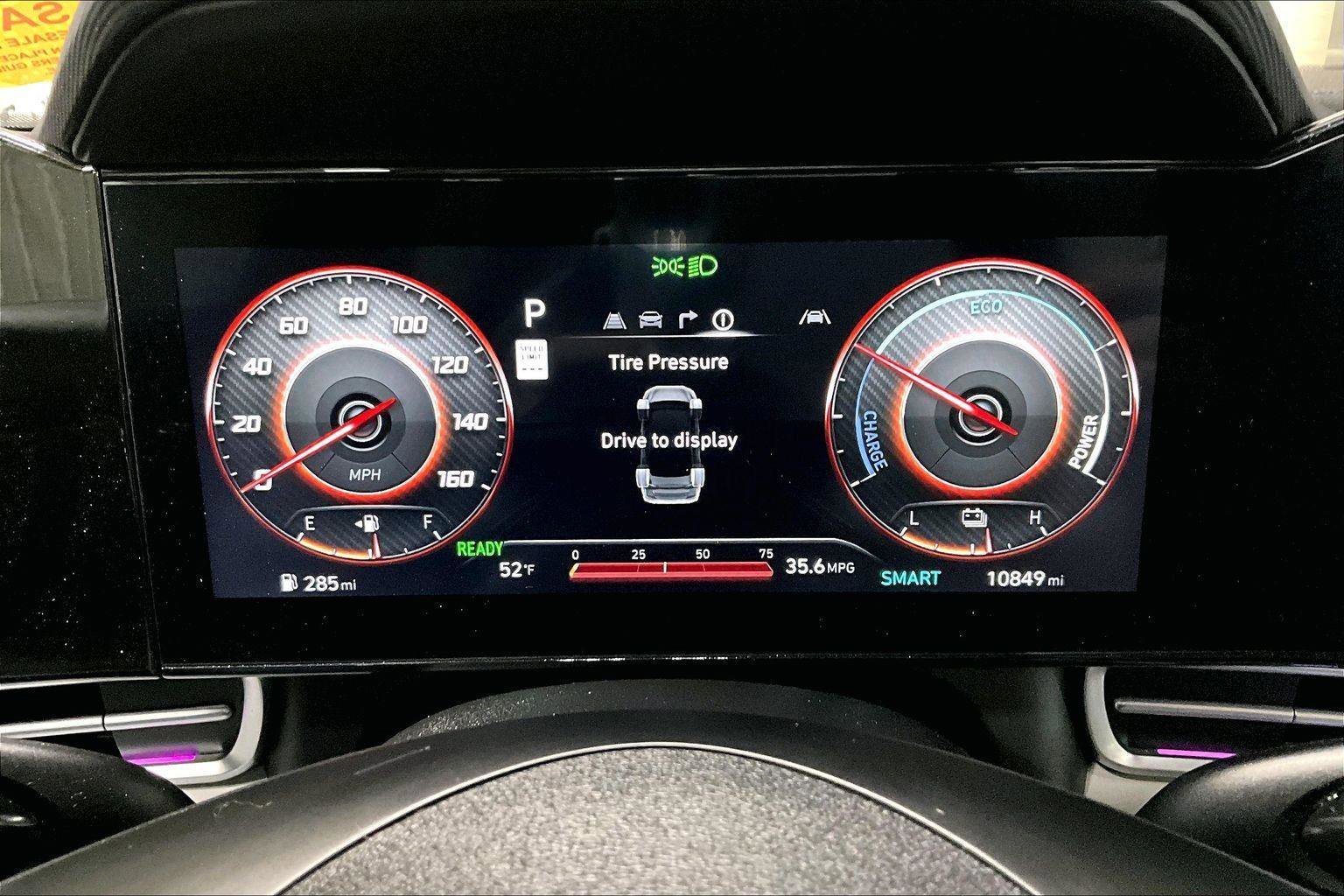 Used 2025 Hyundai Elantra Limited image 21