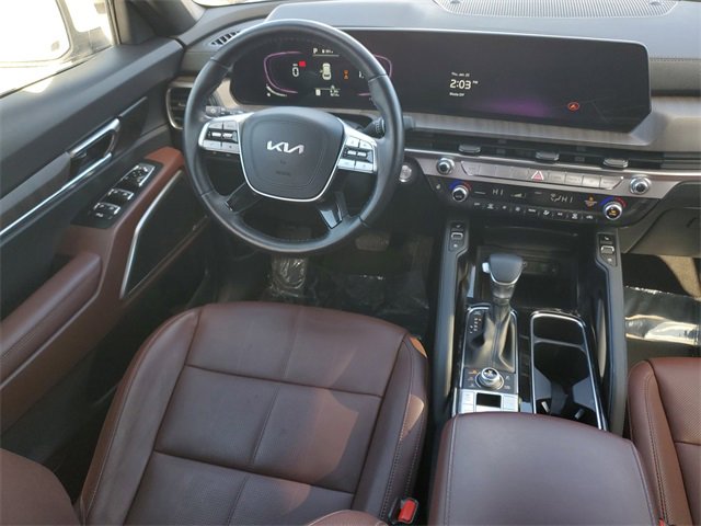 Used 2024 Kia Telluride EX w/ EX Captain's Chair Package image 16
