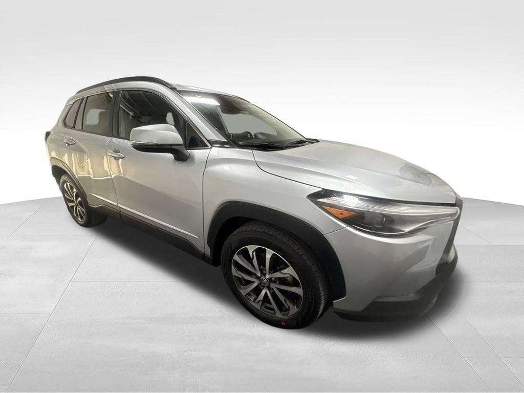 Used 2024 Toyota Corolla Cross XLE w/ Convenience Package AWD/4WD image 8
