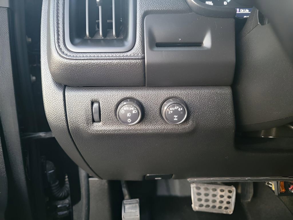 Used 2018 GMC Canyon SLE w/ SLE Convenience Package image 16