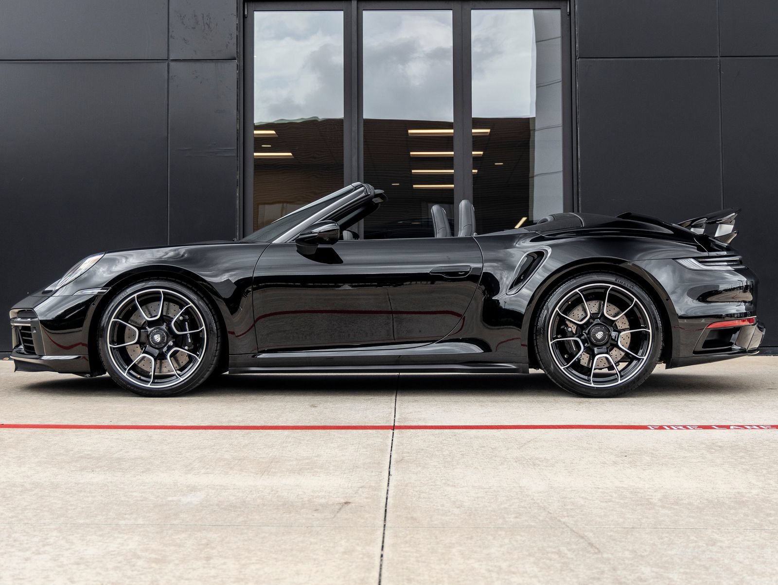 Certified 2024 Porsche 911 Turbo AWD/4WD image 2