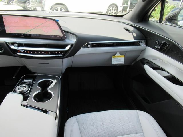 New 2025 Cadillac Lyriq Luxury image 13