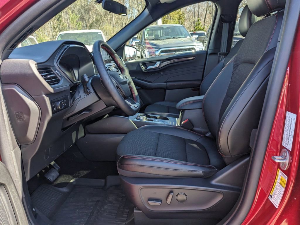 New 2025 Ford Escape ST-Line w/ Equipment Group 301A image 14