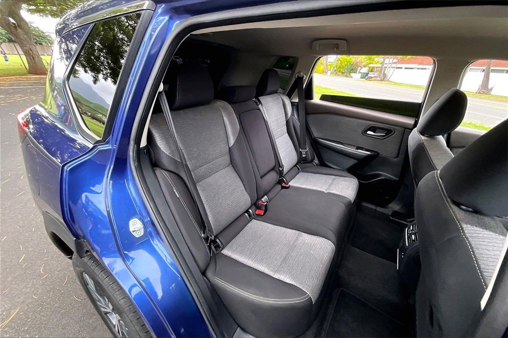 Used 2021 Nissan Rogue SV image 29