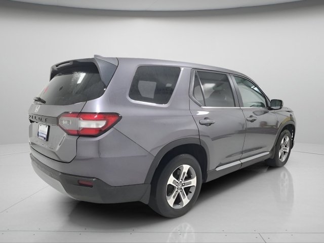 Used 2025 Honda Pilot EX-L image 6