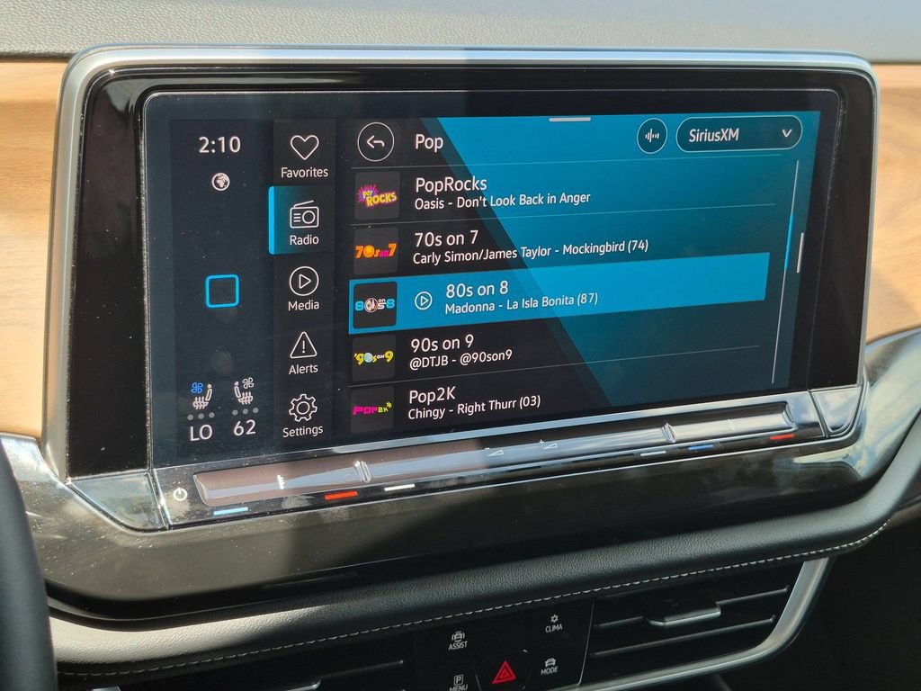 Used 2025 Volkswagen Atlas SE FWD image 18