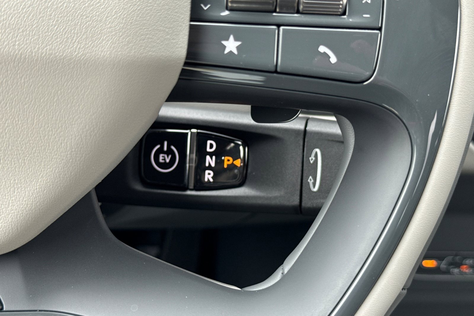 New 2026 Kia EV9 Wind image 18
