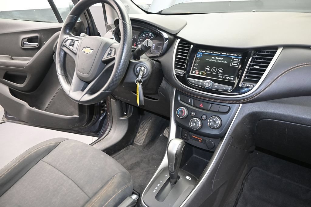 Used 2019 Chevrolet Trax LS w/ Tint and Cruise Package AWD/4WD image 27