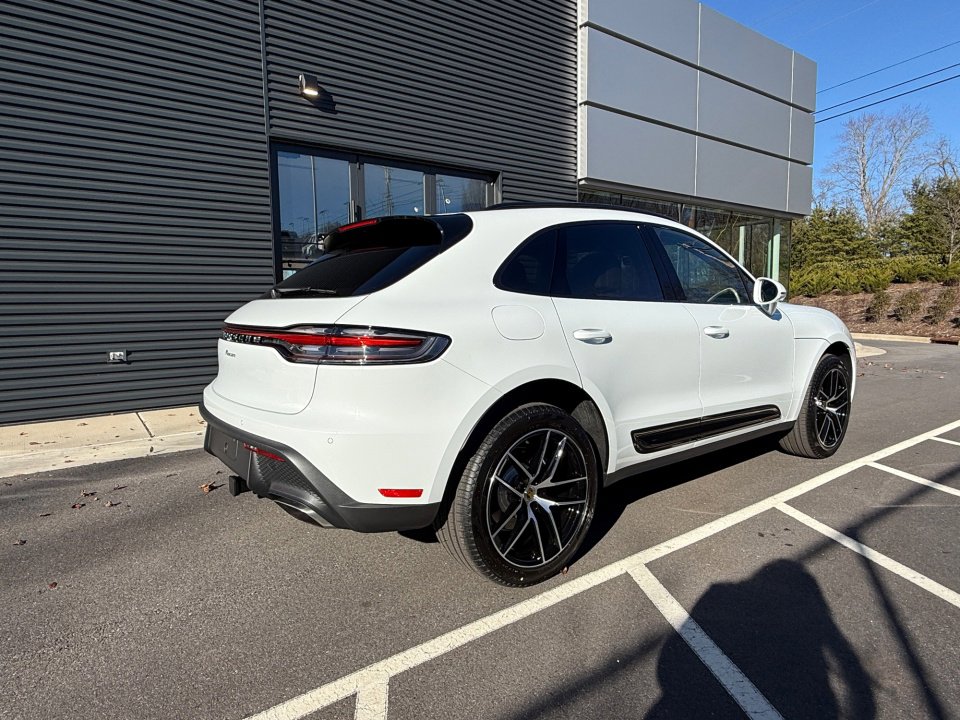 New 2026 Porsche Macan image 7