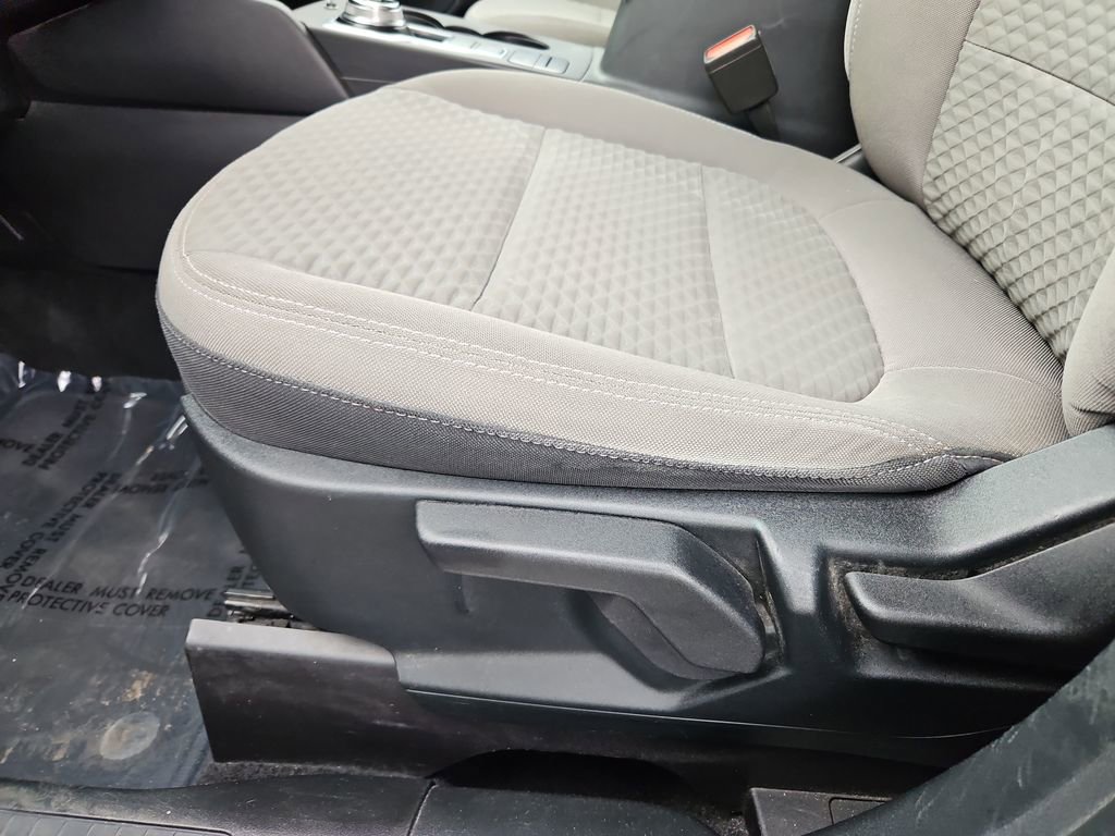 Used 2021 Ford Escape SE image 22