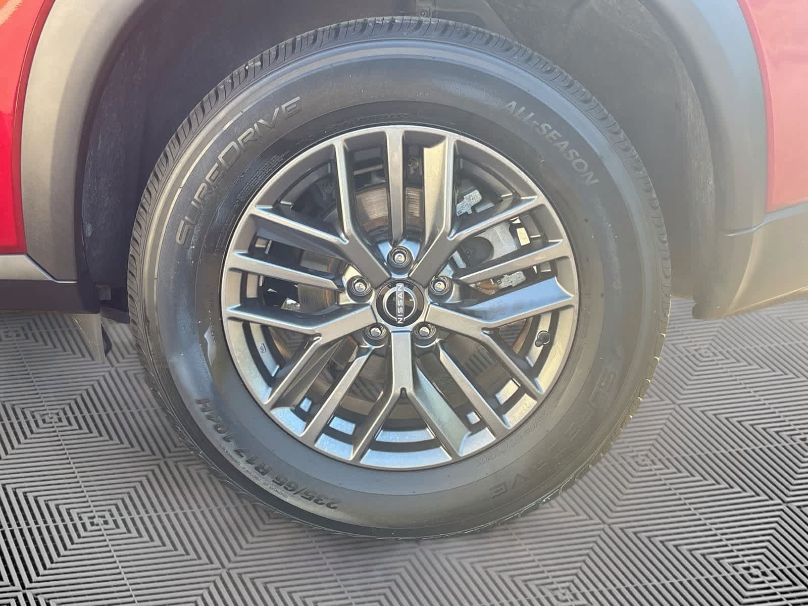 Used 2023 Nissan Rogue S AWD/4WD image 30