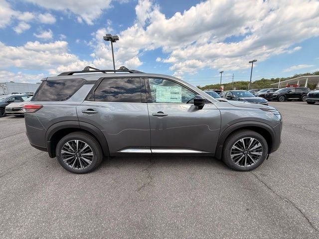 New 2026 Nissan Pathfinder Platinum w/ Cargo Package AWD/4WD image 4