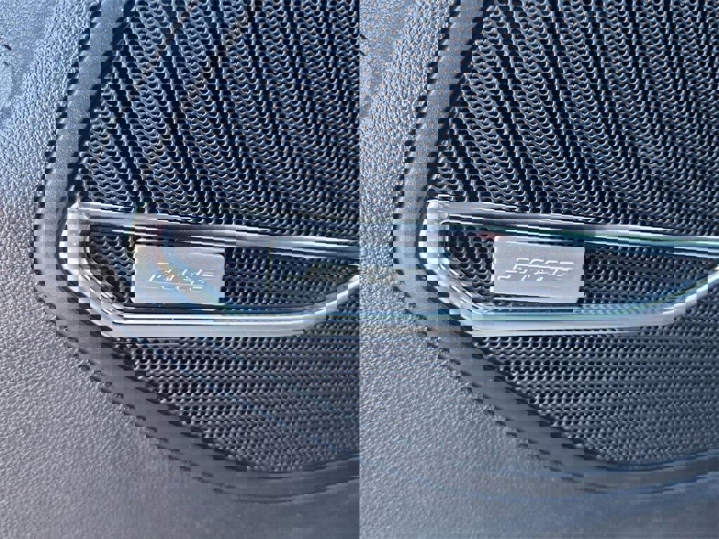 Certified 2025 Buick Envision Avenir image 24