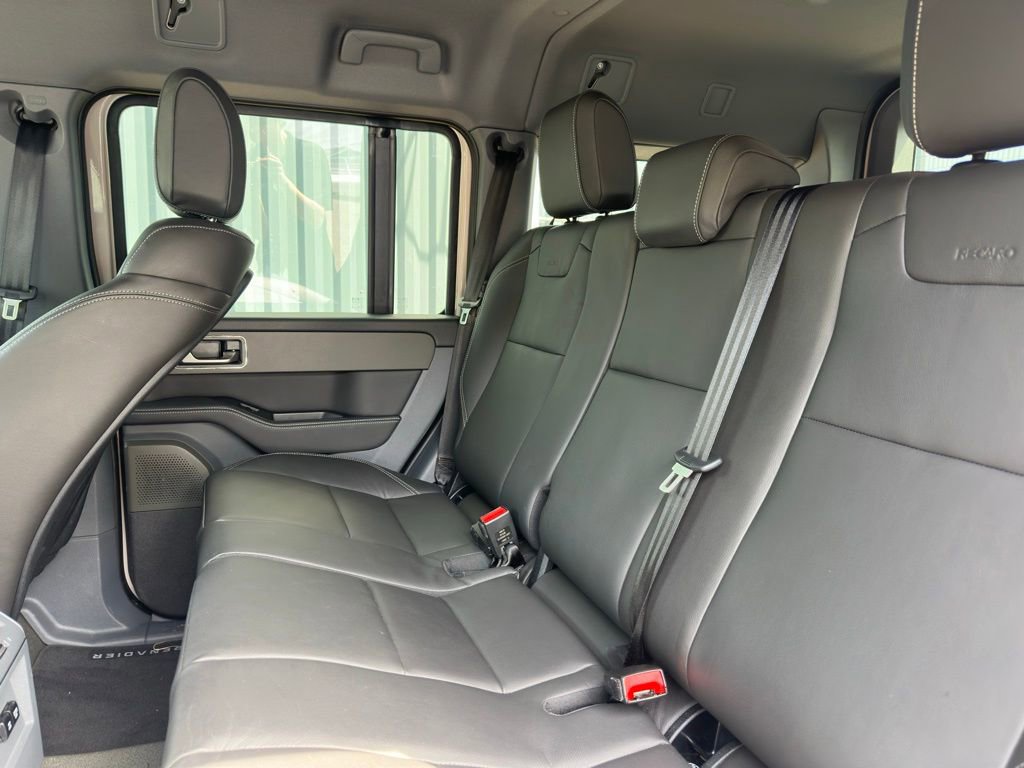 Used 2025 INEOS Grenadier image 17