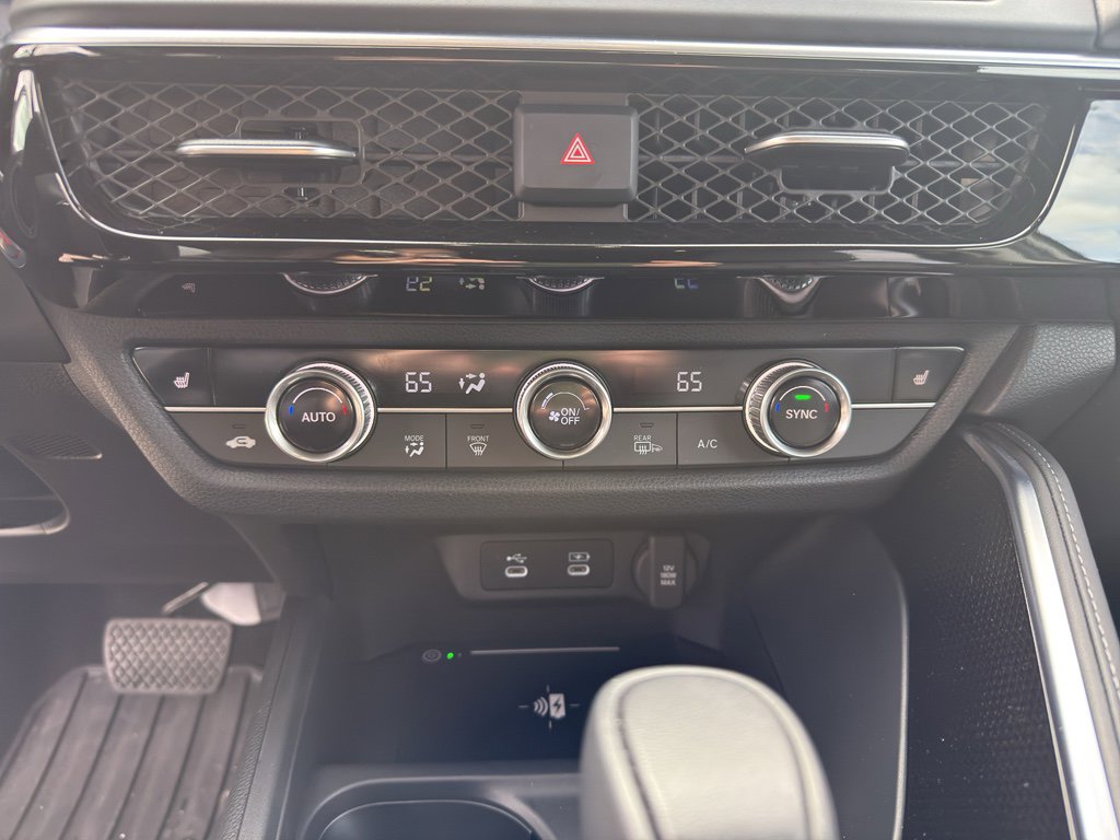 Used 2025 Acura ADX AWD image 17