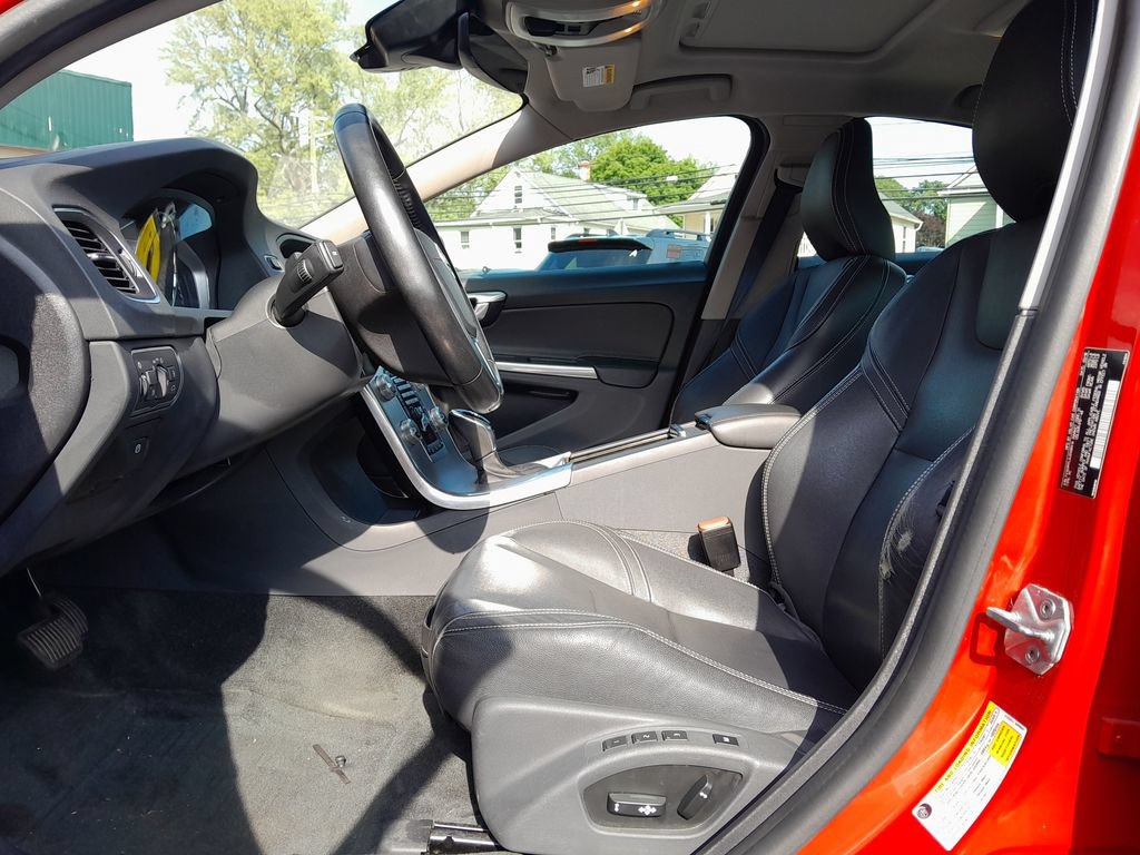 Used 2018 Volvo S60 T5 Dynamic w/ Vision Package AWD/4WD image 13