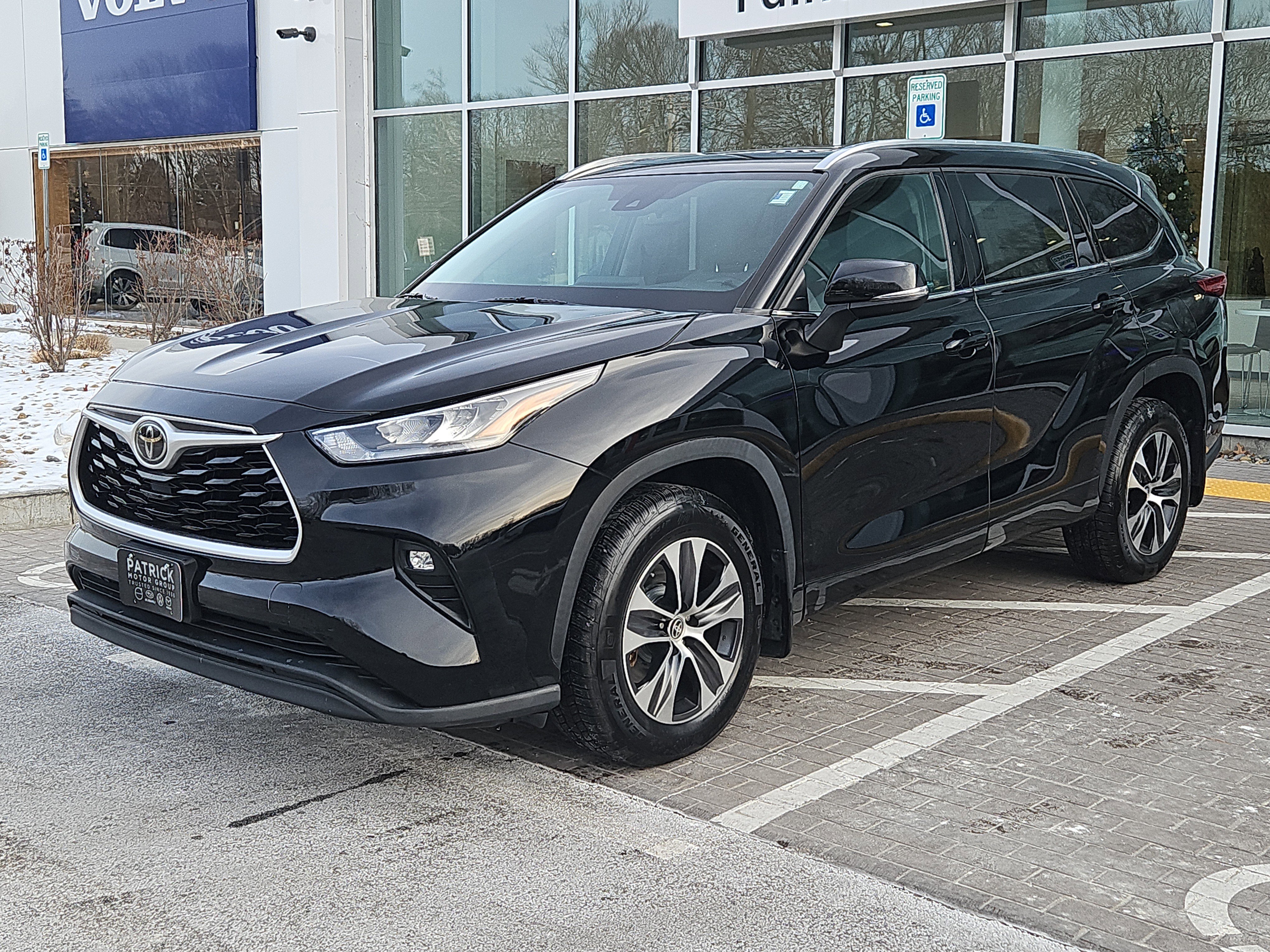 Used 2020 Toyota Highlander XLE image 22