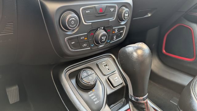 Used 2020 Jeep Compass Trailhawk w/ Leather Interior Group AWD/4WD image 48