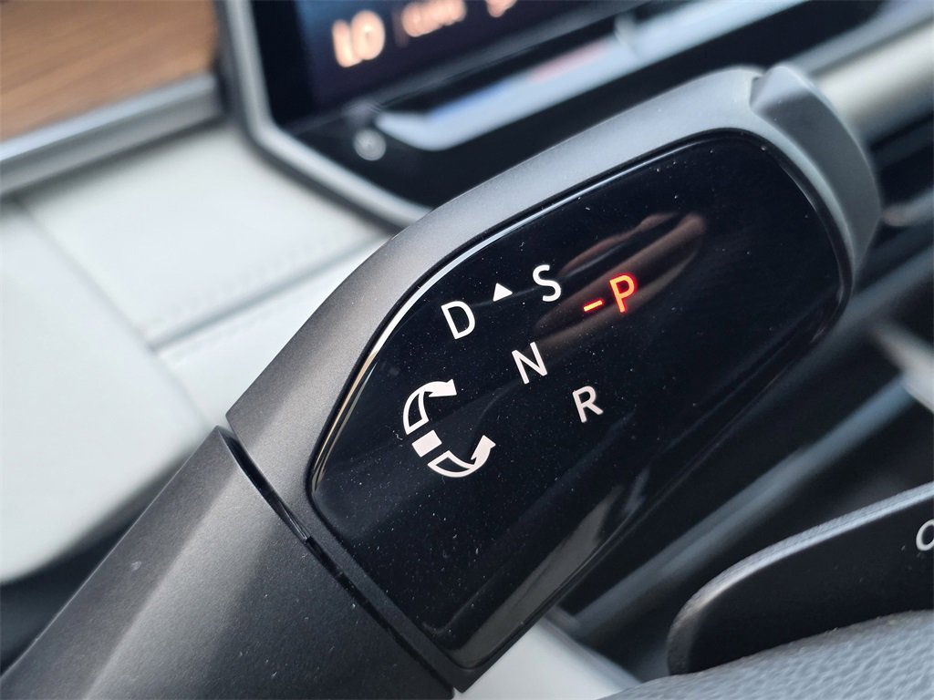 New 2026 Volkswagen Tiguan SEL R-Line image 18