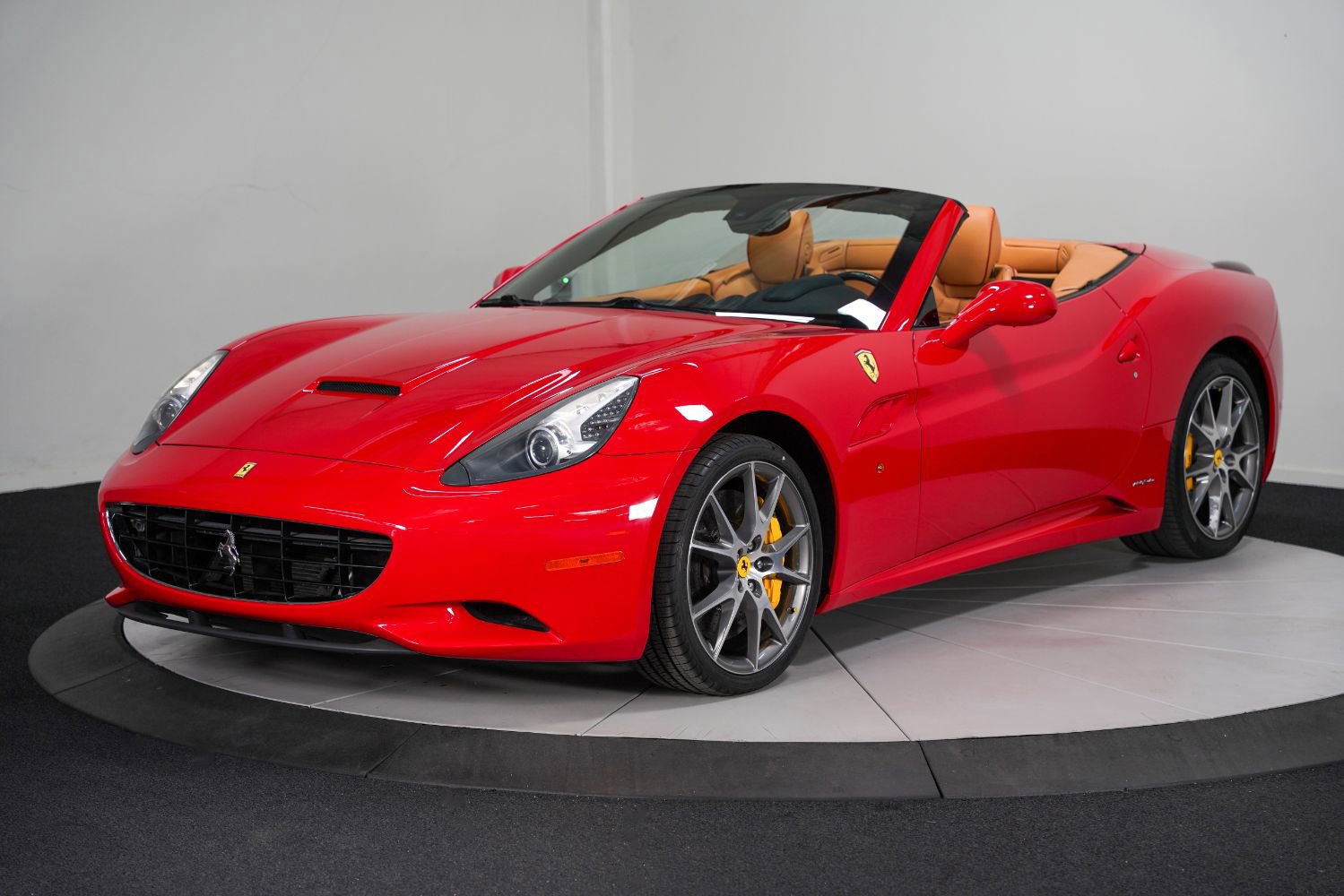 Used 2012 Ferrari California image 5