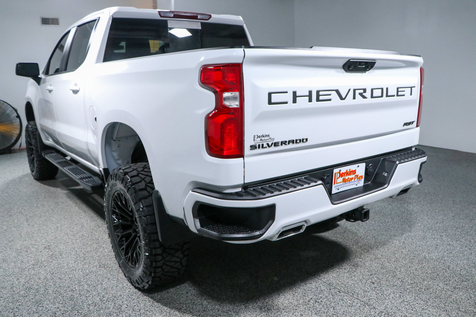 Used 2024 Chevrolet Silverado 1500 RST w/ Convenience Package II AWD/4WD image 10