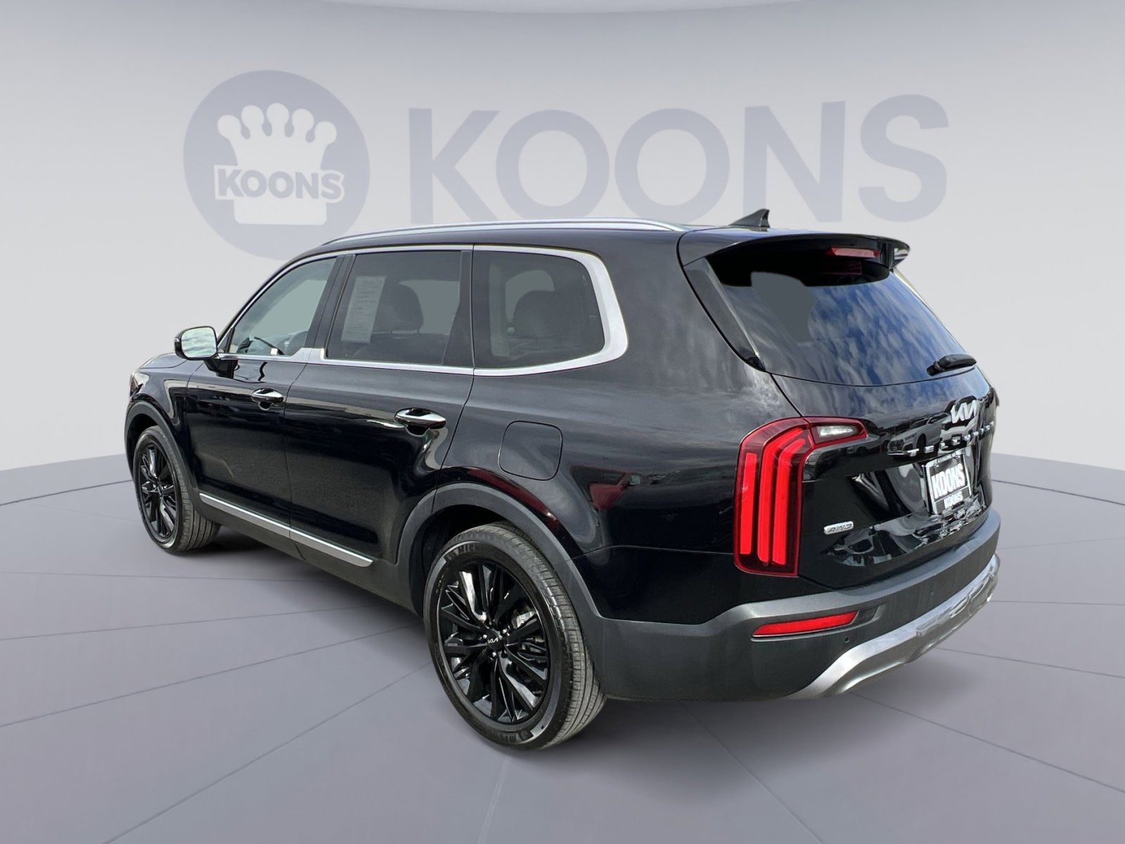Used 2022 Kia Telluride SX w/ SX Prestige Package image 4
