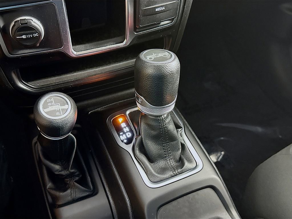Used 2018 Jeep Wrangler Sport image 23