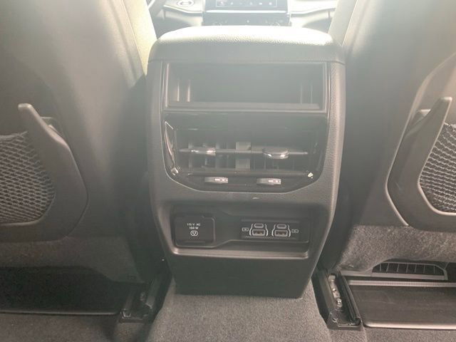 Used 2023 Jeep Grand Cherokee Altitude image 27