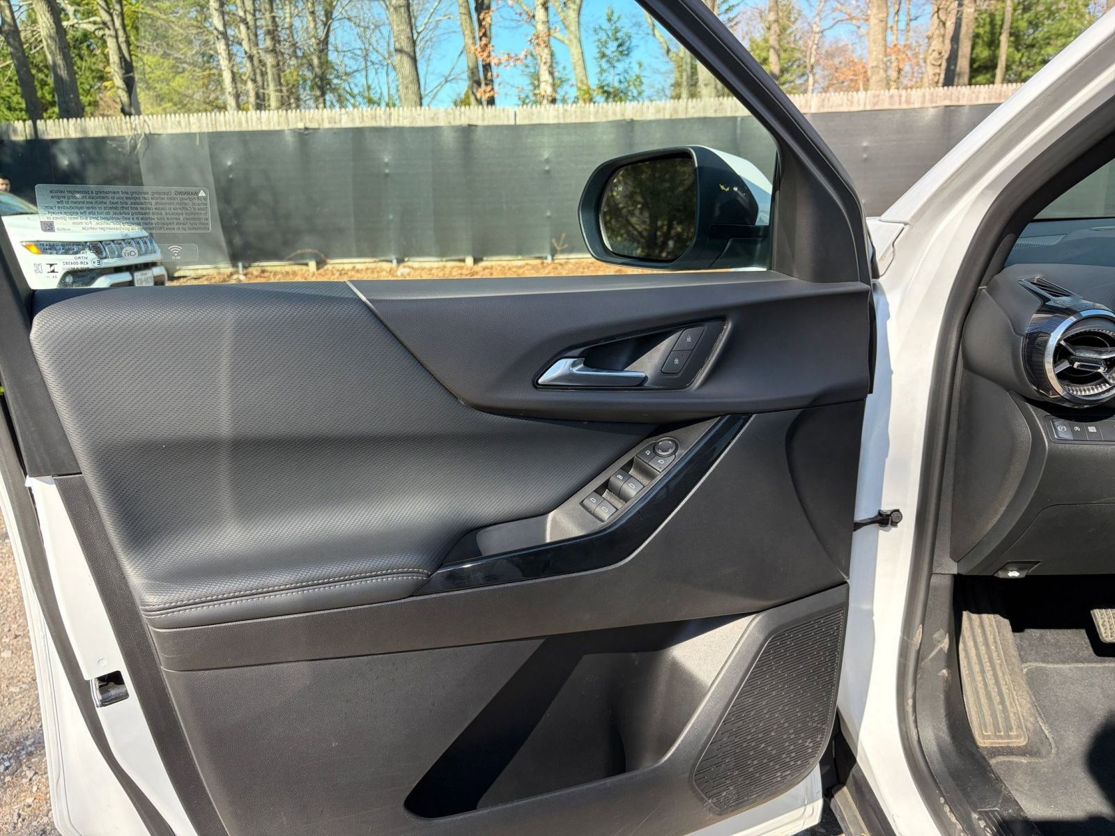 Used 2025 Chevrolet Equinox LT image 18