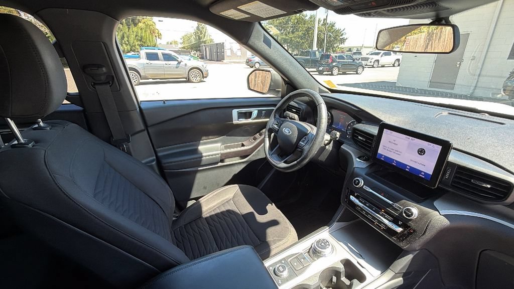 Used 2020 Ford Explorer XLT w/ Comfort Package AWD/4WD image 32