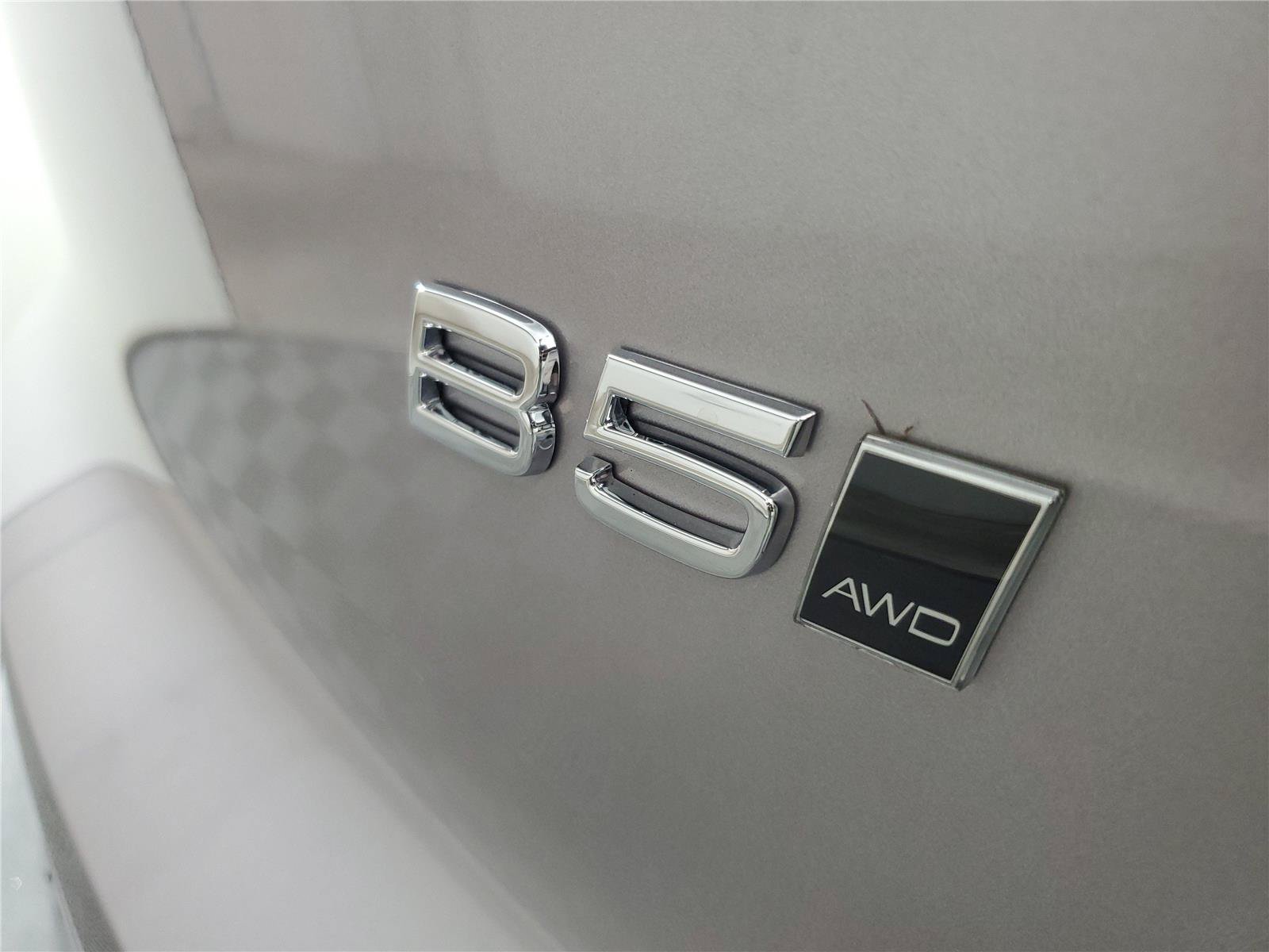 New 2026 Volvo XC40 B5 Plus w/ Protection Package Premier AWD/4WD image 7