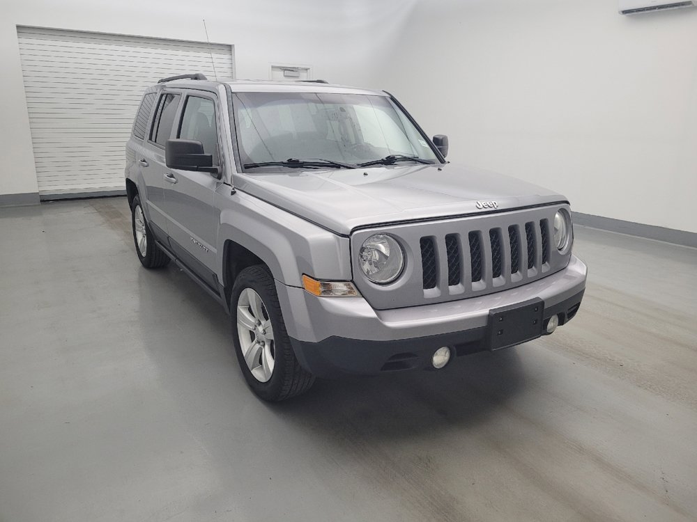 Used 2014 Jeep Patriot Latitude FWD image 13